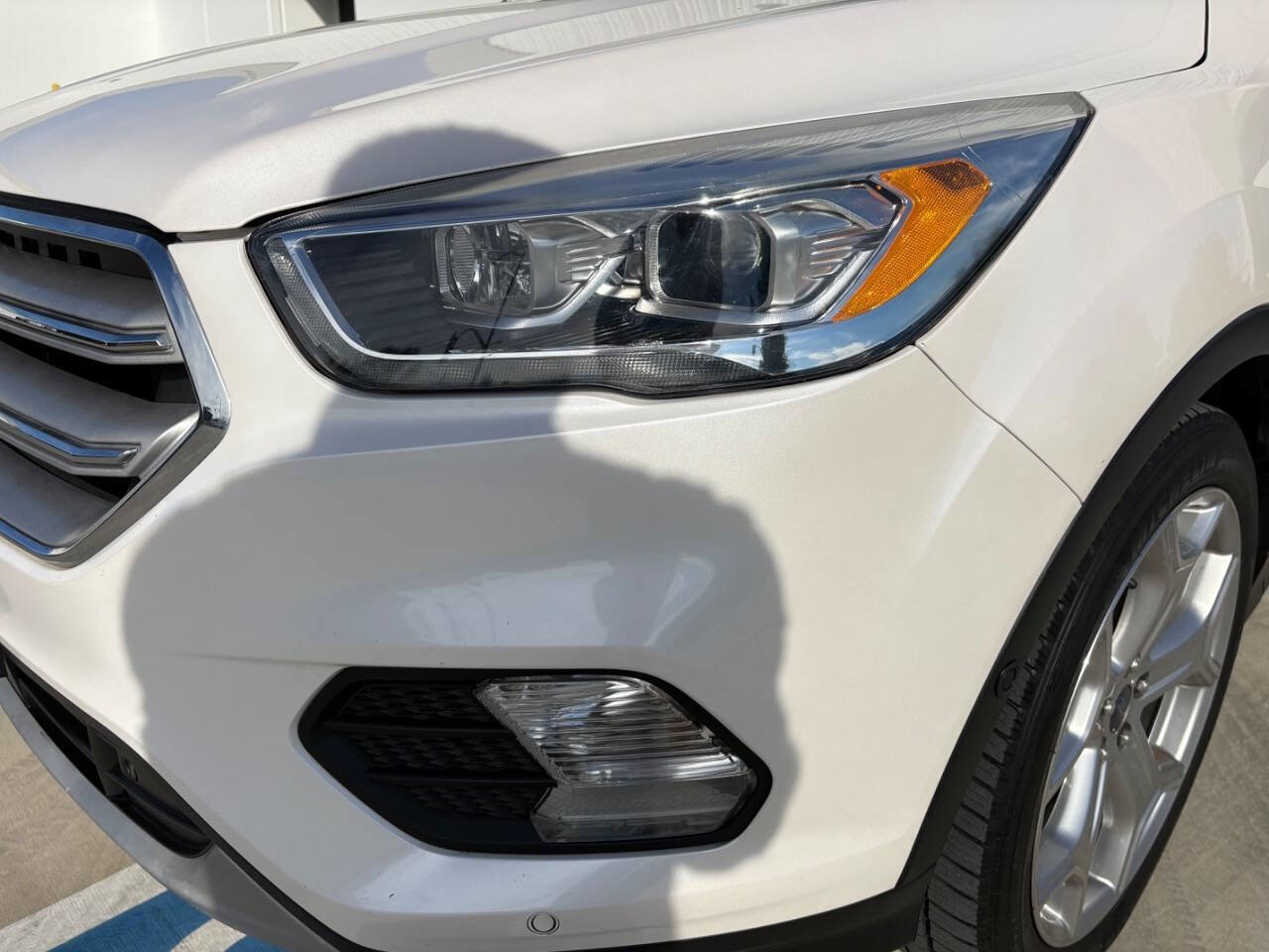Used 2019 Ford Escape Titanium image 8