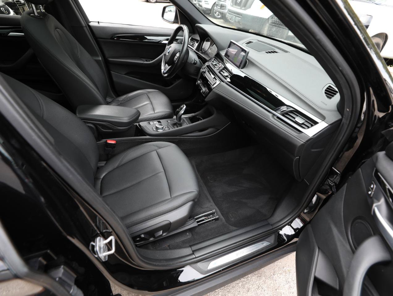 Used 2020 BMW X1 xDrive28i w/ Convenience Package AWD/4WD image 11