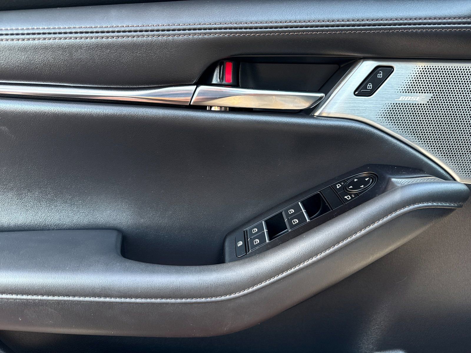 Used 2022 MAZDA MAZDA3 s image 10