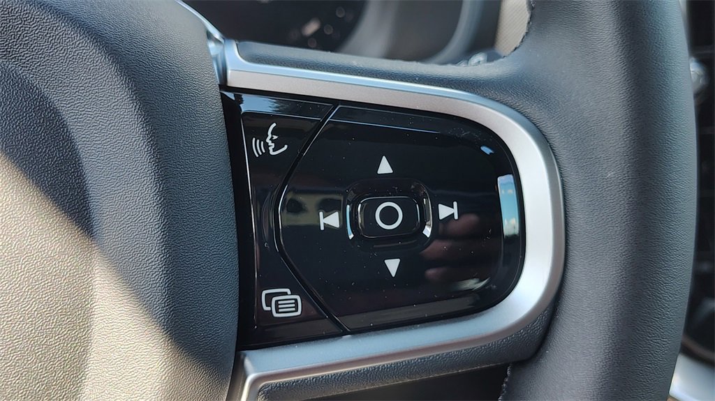 New 2026 Volvo XC90 B6 Core image 15