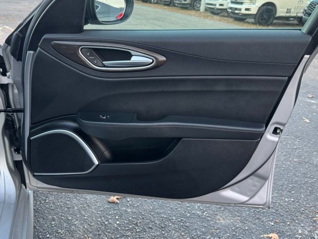 Used 2020 Alfa Romeo Giulia Ti w/ Nero Edizione image 10