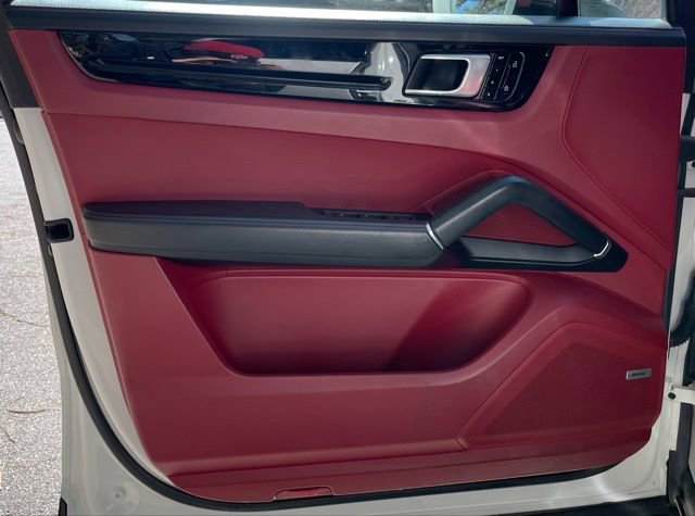 Used 2019 Porsche Cayenne Base image 13