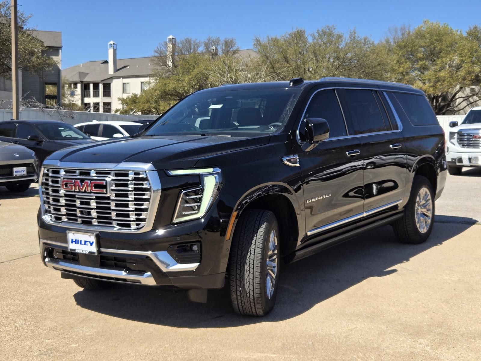 New 2026 GMC Yukon XL Denali w/ Sun & Power Step Package AWD/4WD image 2
