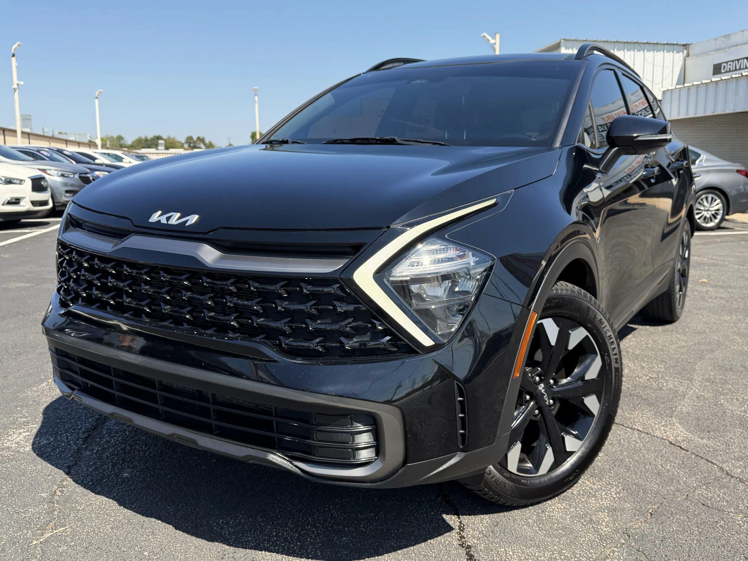 Used 2023 Kia Sportage X-Line w/ X-Line Premium Package AWD/4WD image 3