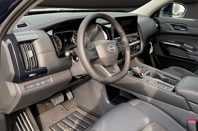 New 2026 Nissan Pathfinder SV image 7