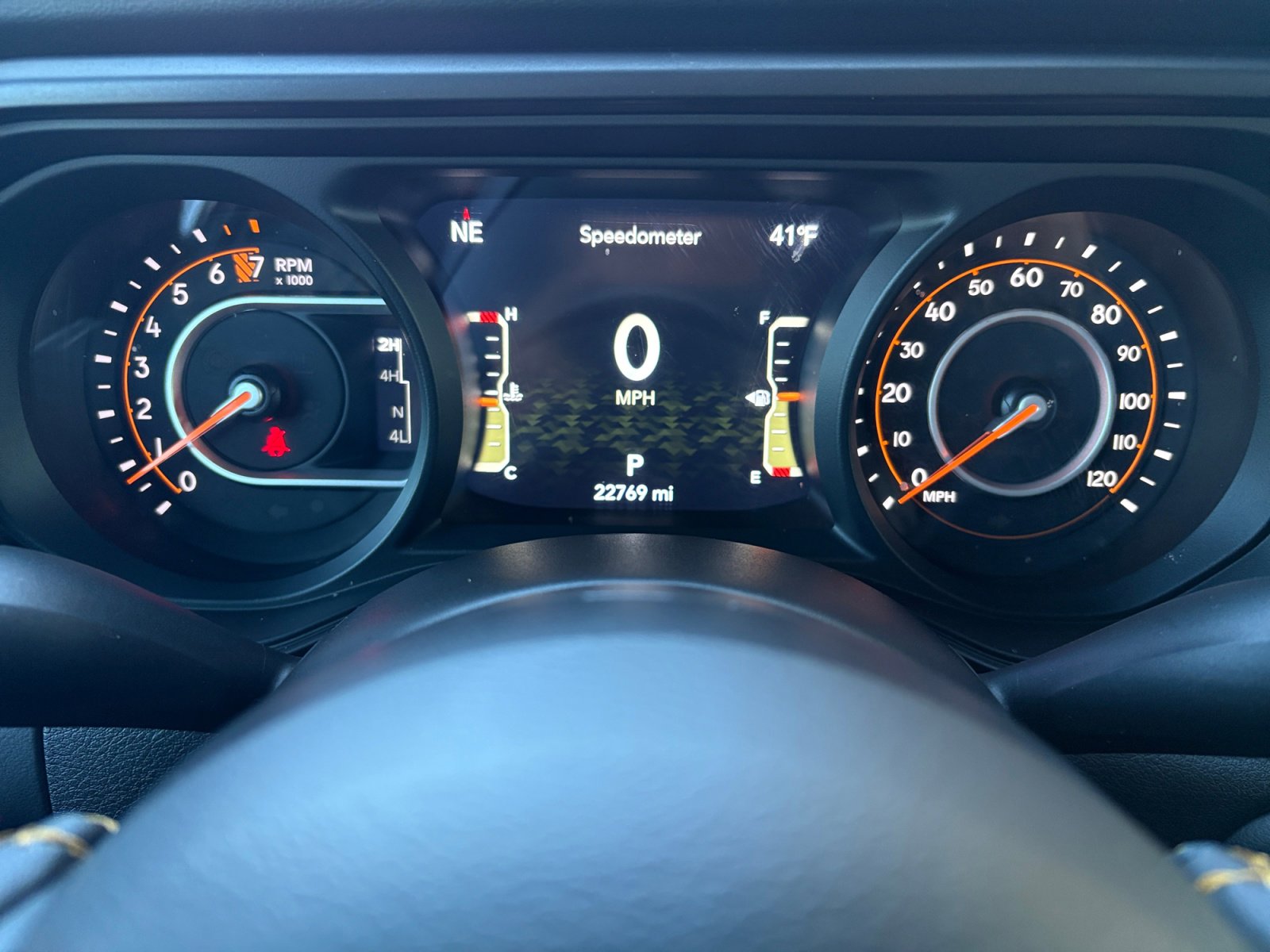 Used 2024 Jeep Gladiator Sport image 17