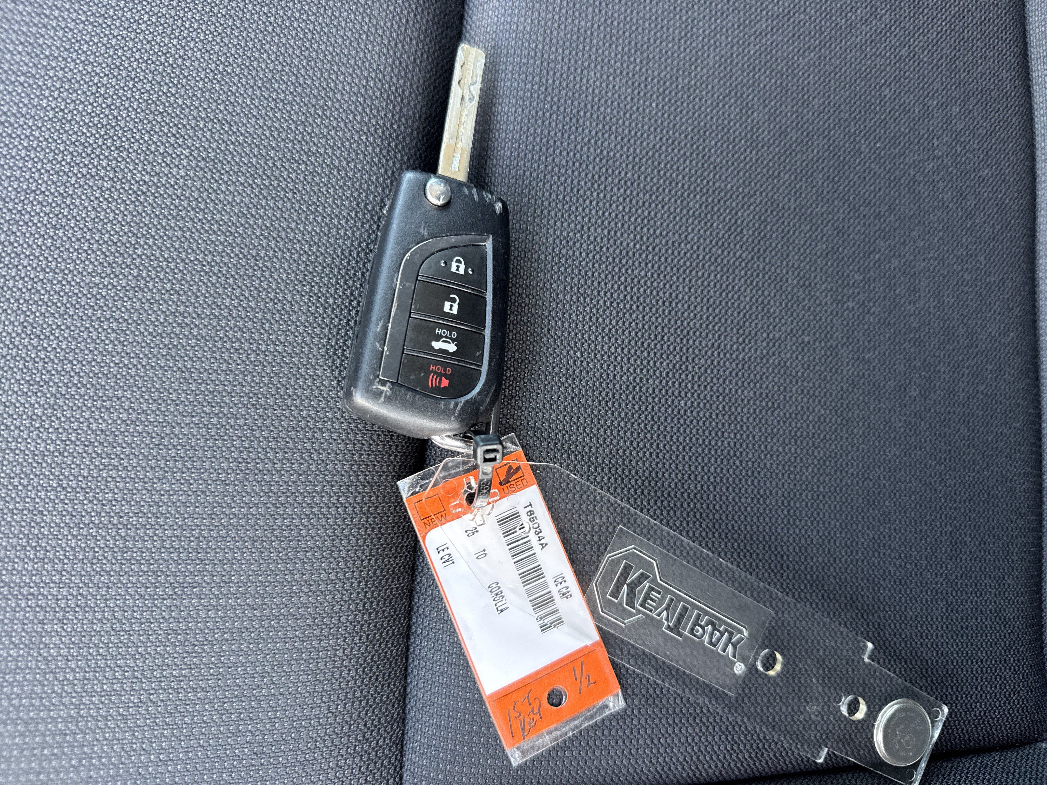 Used 2025 Toyota Corolla LE FWD image 31