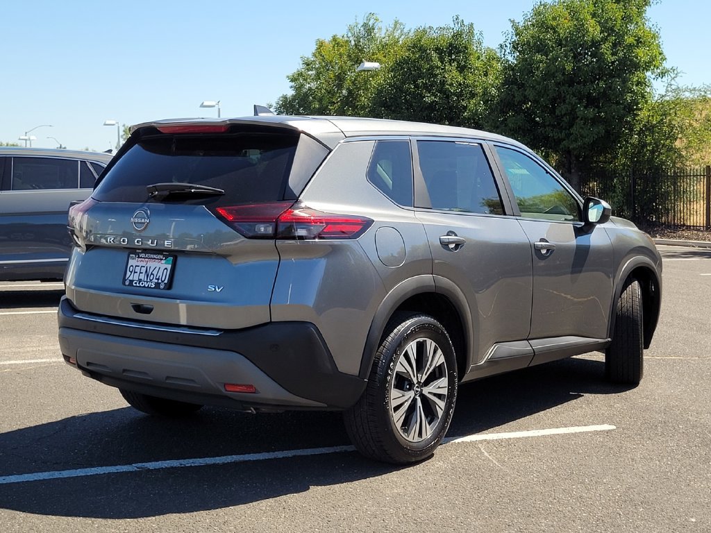 Used 2023 Nissan Rogue SV FWD image 6