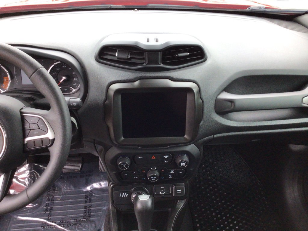 Used 2023 Jeep Renegade Latitude AWD/4WD image 13