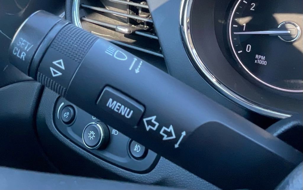 Used 2018 Buick Encore Essence image 22