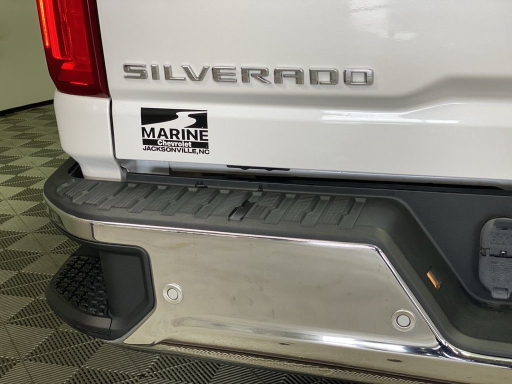 Used 2022 Chevrolet Silverado 2500 LTZ w/ LTZ Plus Package AWD/4WD image 38