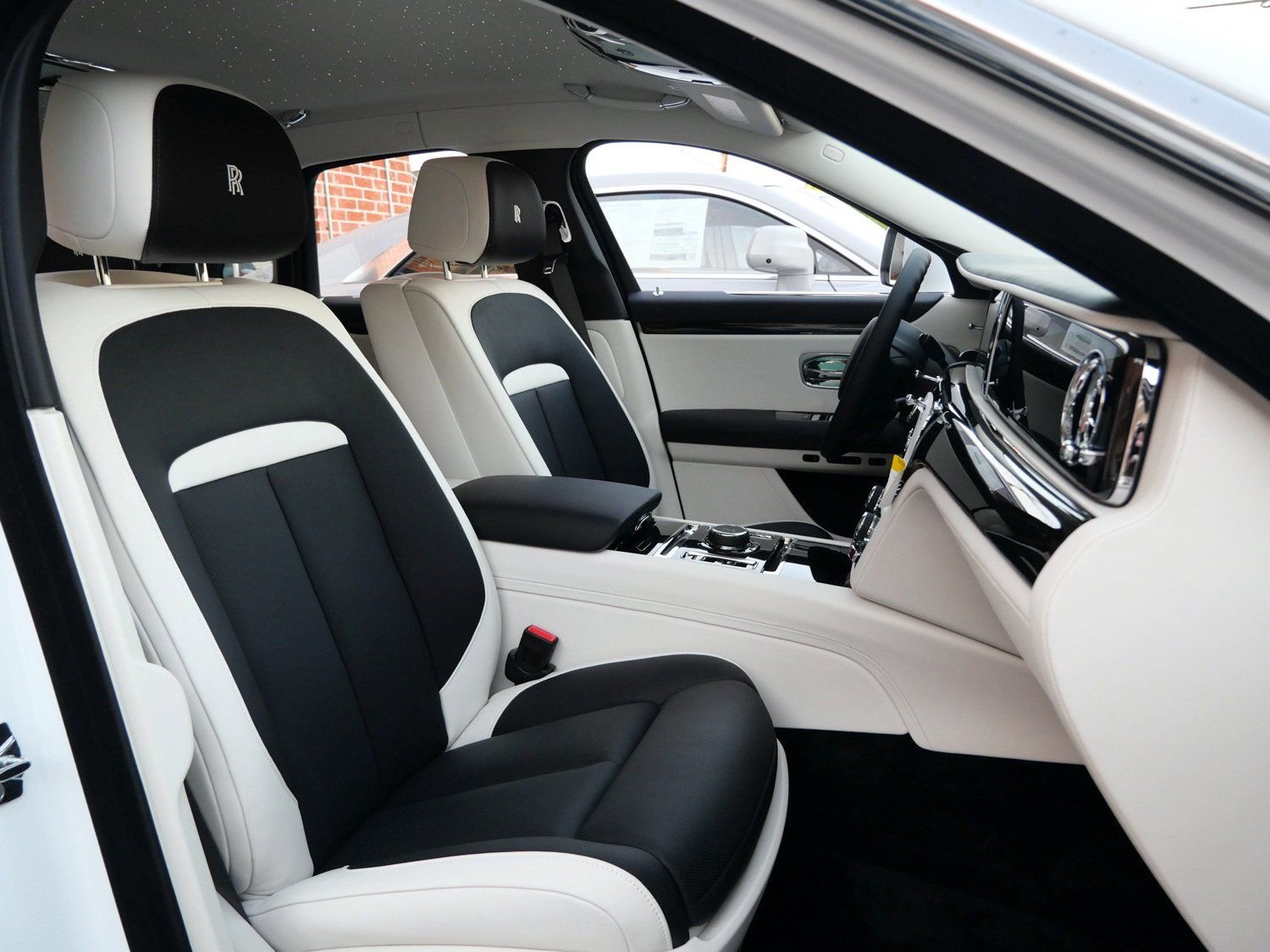 Used 2024 Rolls-Royce Ghost image 29