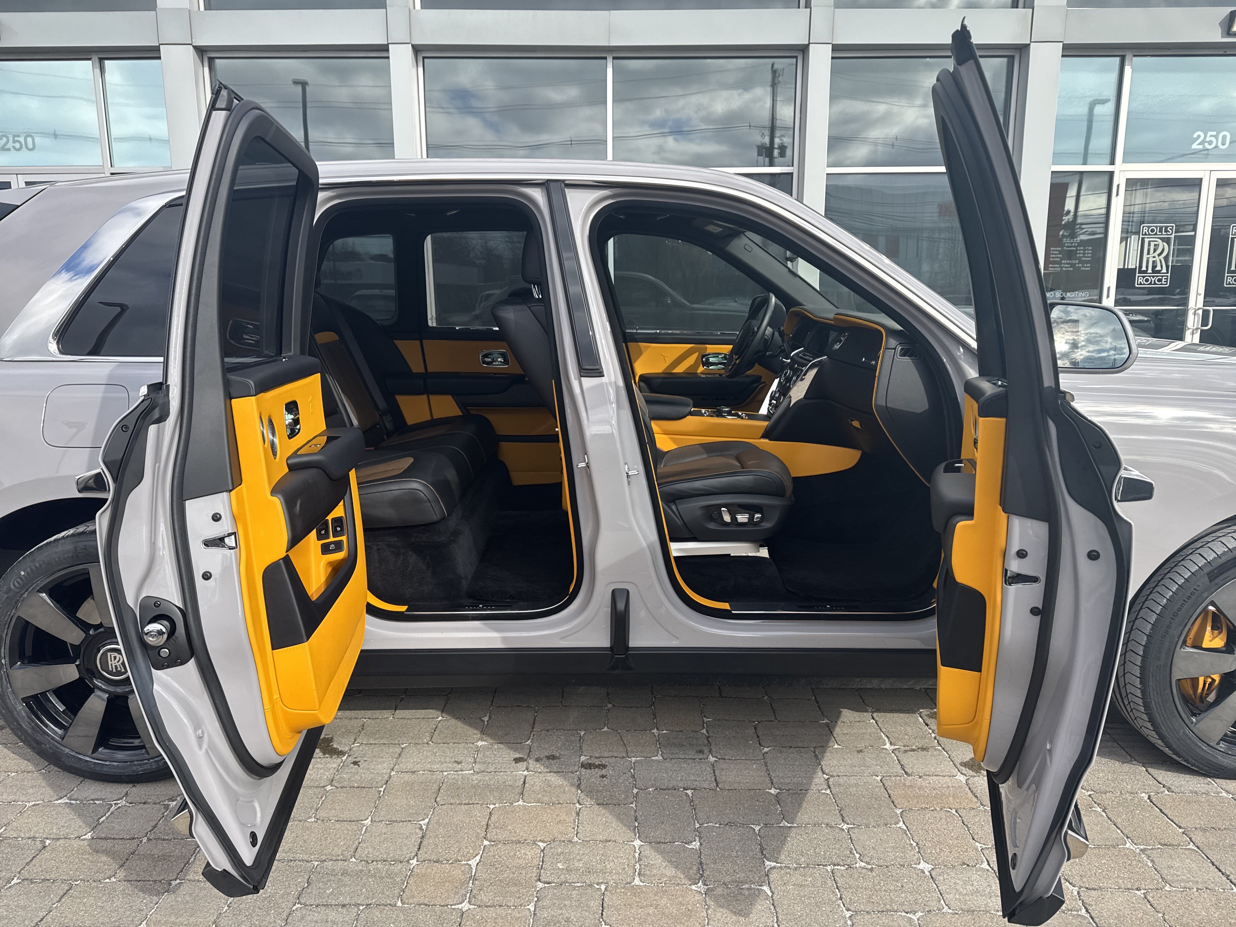 Certified 2024 Rolls-Royce Cullinan w/ Interior Detailing Package AWD/4WD image 51