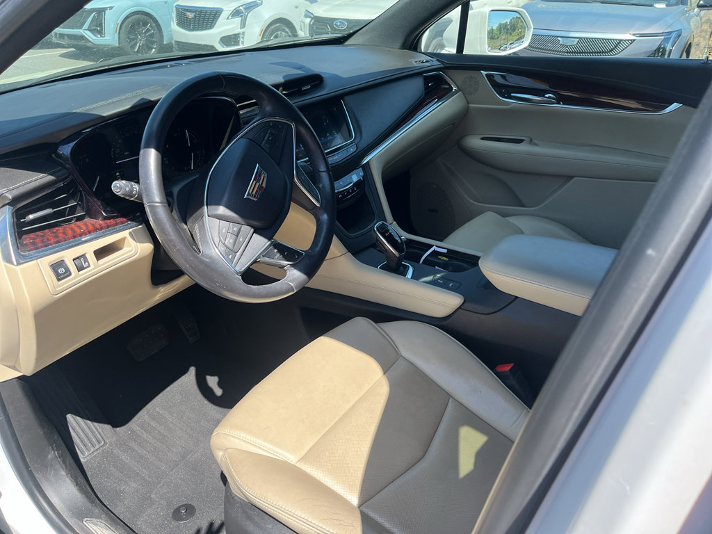 Used 2018 Cadillac XT5 Premium Luxury image 3