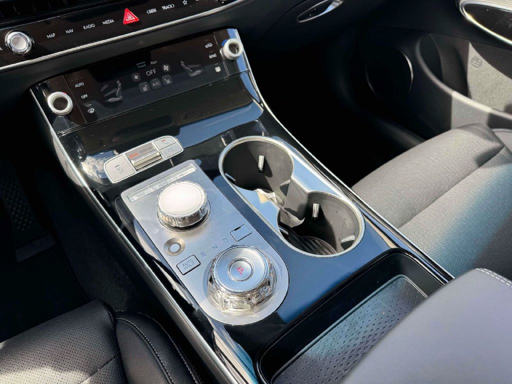 Certified 2026 Genesis GV70 2.5T AWD/4WD image 28