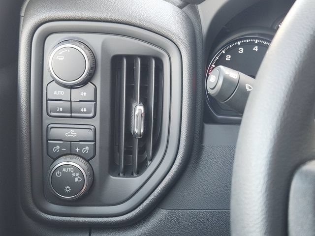 Used 2025 Chevrolet Silverado 1500 Custom Trail Boss w/ LPO, Dark Essentials Package AWD/4WD image 23