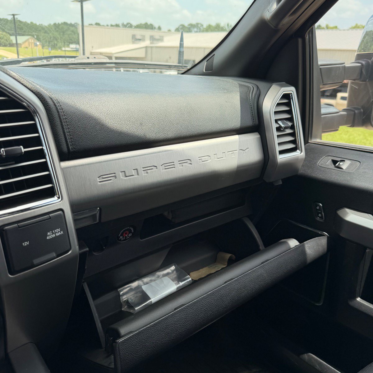 Used 2017 Ford F250 Platinum w/ FX4 Off-Road Package AWD/4WD image 32