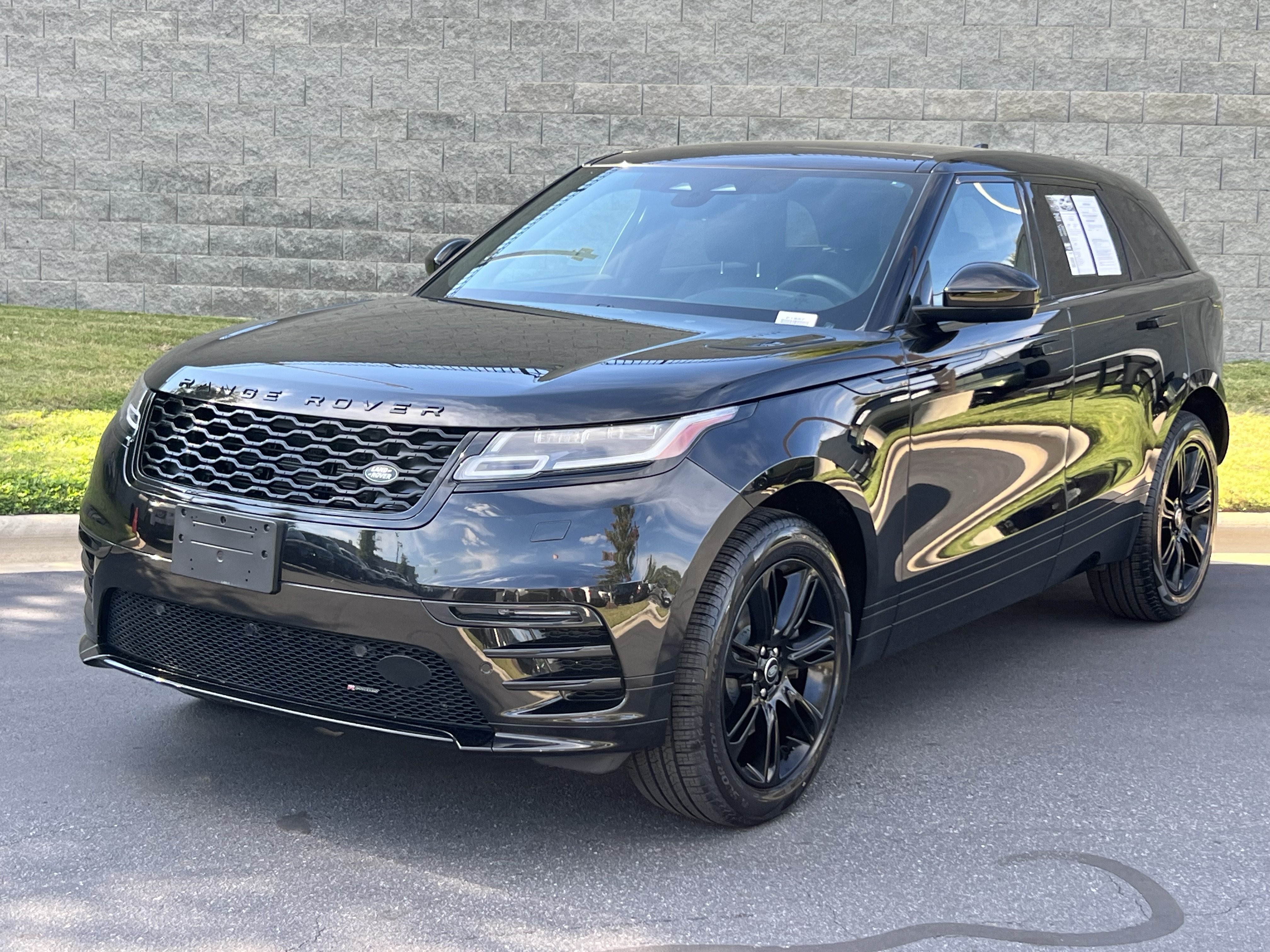 Certified 2023 Land Rover Range Rover Velar R-Dynamic S AWD/4WD image 1