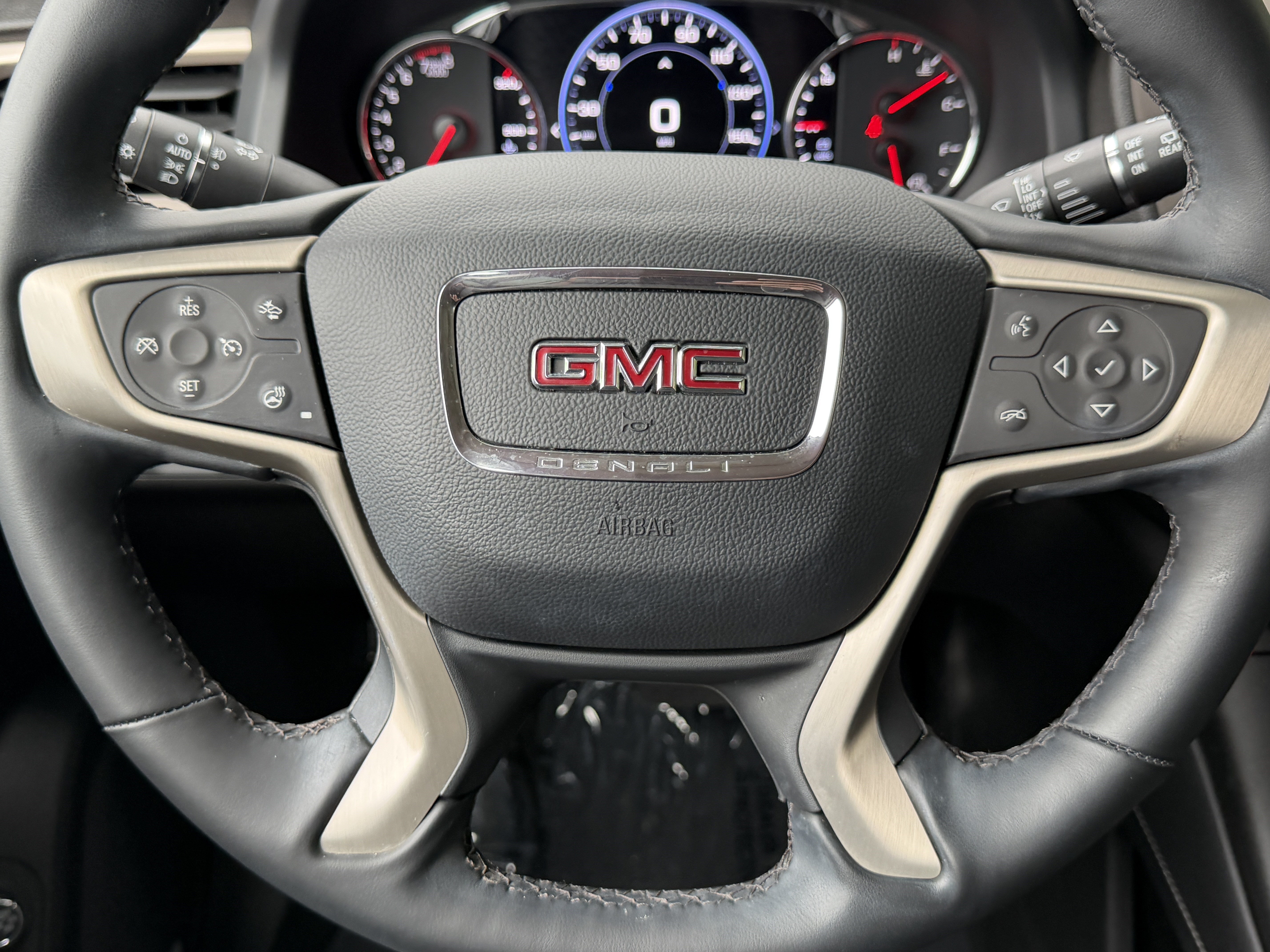 Used 2023 GMC Acadia Denali w/ Black Diamond Edition FWD image 40