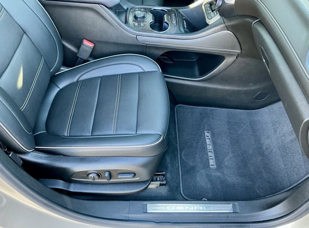 Used 2022 GMC Acadia Denali w/ Denali Ultimate Package image 23