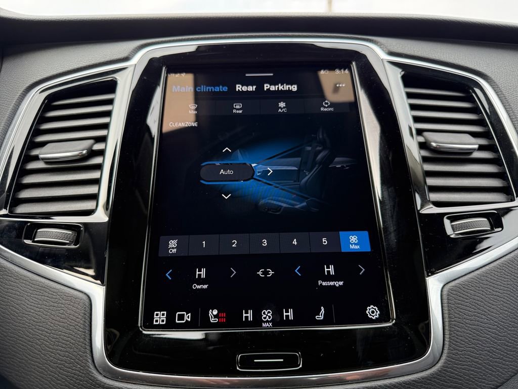 Used 2023 Volvo XC90 B6 Plus w/ Protection Package Premier image 16