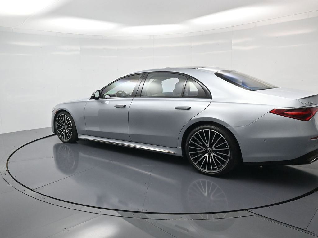 Used 2023 Mercedes-Benz S 580 4MATIC Sedan image 3