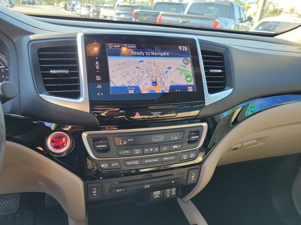 Certified 2018 Honda Pilot Touring image 33