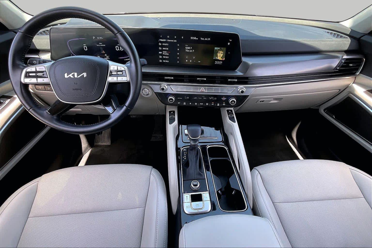 Used 2025 Kia Telluride S FWD image 13