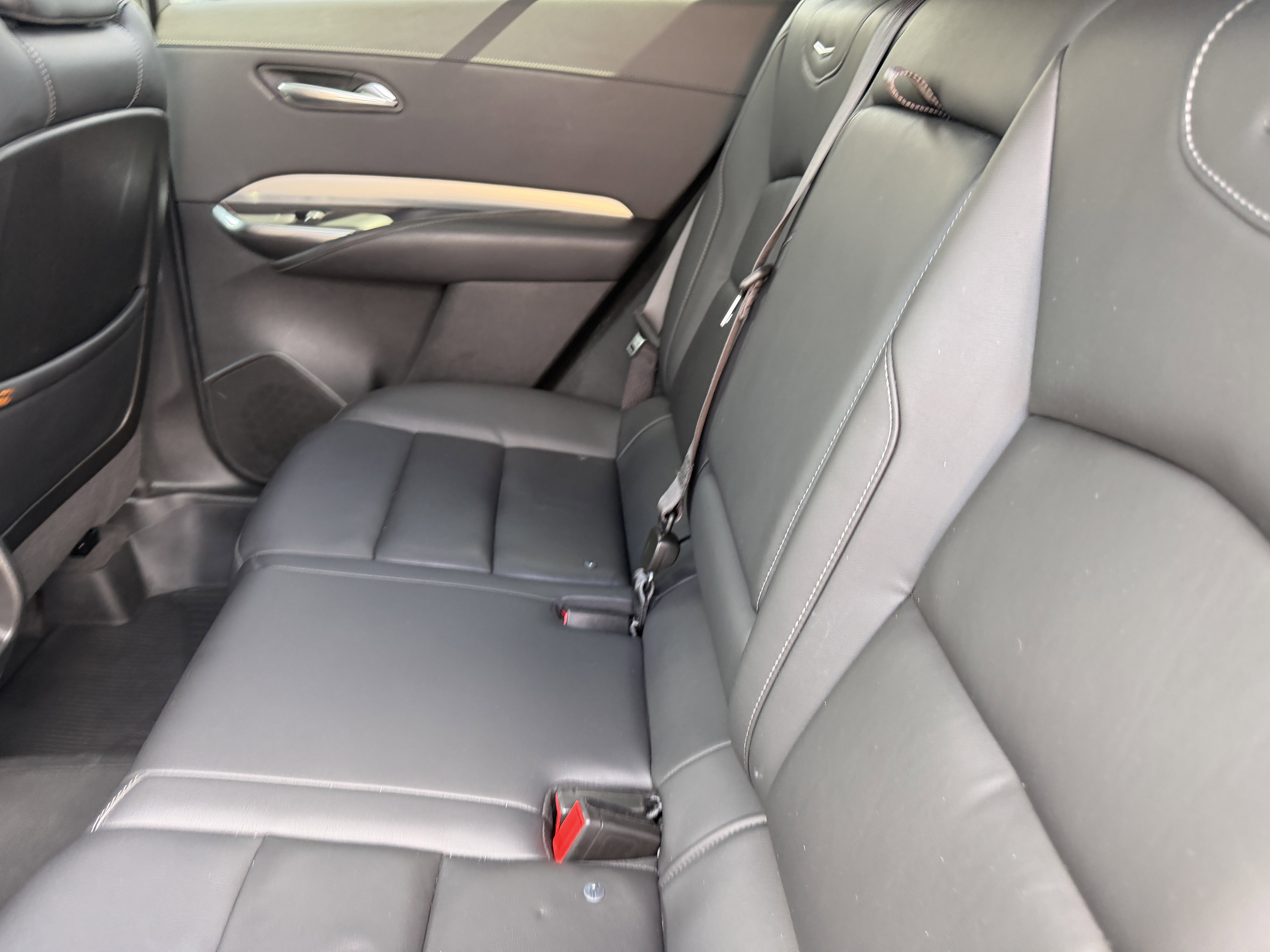 Certified 2023 Cadillac XT4 Premium Luxury w/ Enhanced Visibility Package image 17