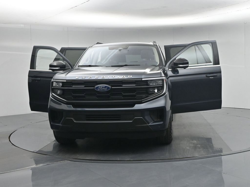 Used 2025 Ford Expedition Max Active AWD/4WD image 36