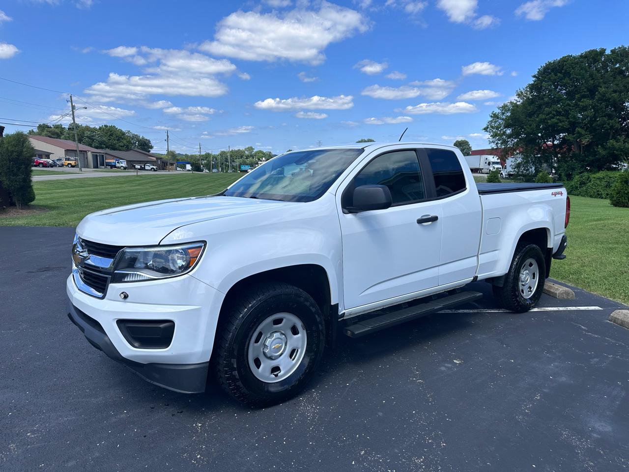 Used 2019 Chevrolet Colorado W/T AWD/4WD image 3
