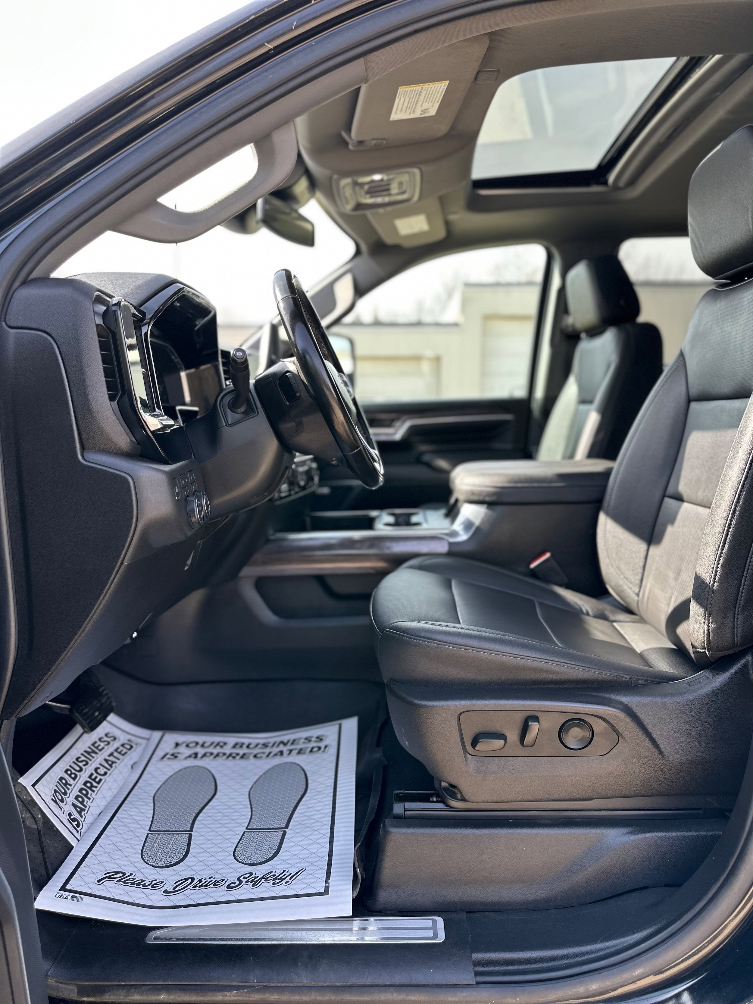 Used 2024 Chevrolet Silverado 2500 LTZ w/ LTZ Plus Package image 7
