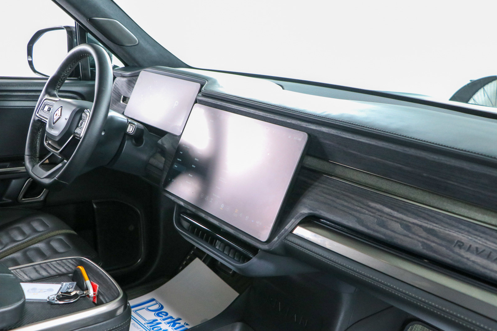 Used 2024 Rivian R1S Adventure AWD/4WD image 25