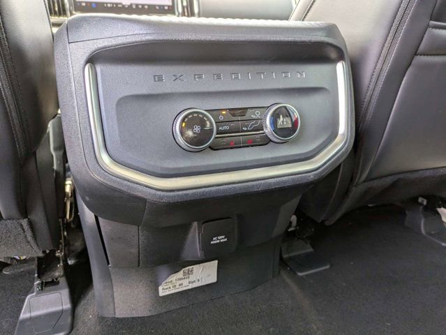 Used 2025 Ford Expedition Platinum AWD/4WD image 16