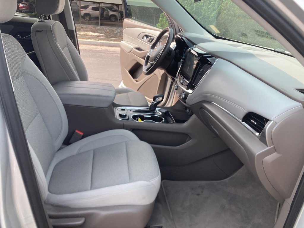 Used 2021 Chevrolet Traverse LT w/ LPO, Cargo Package image 29