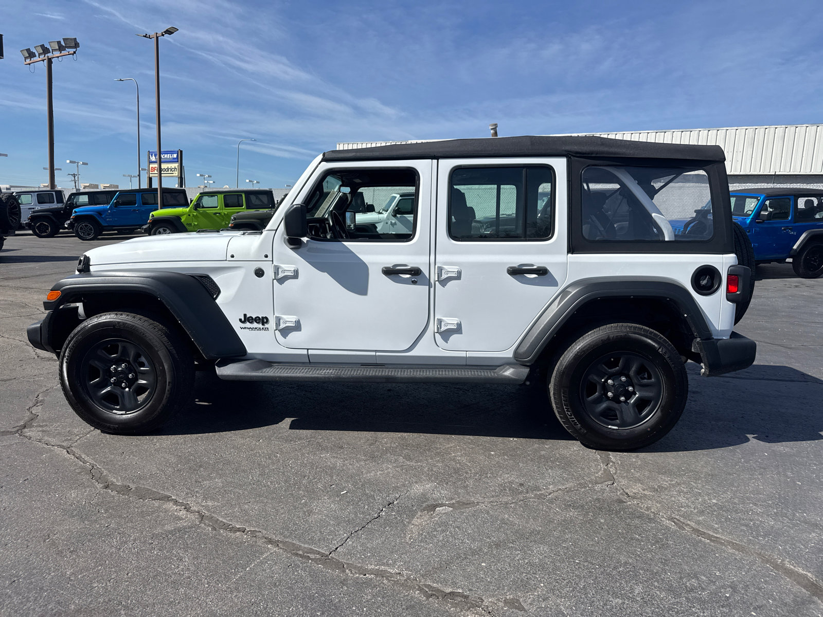 Used 2022 Jeep Wrangler Unlimited Sport image 3
