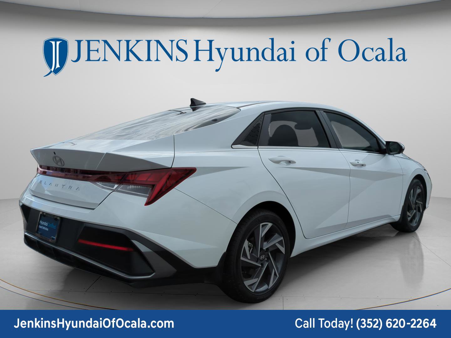 Certified 2025 Hyundai Elantra SEL FWD image 3