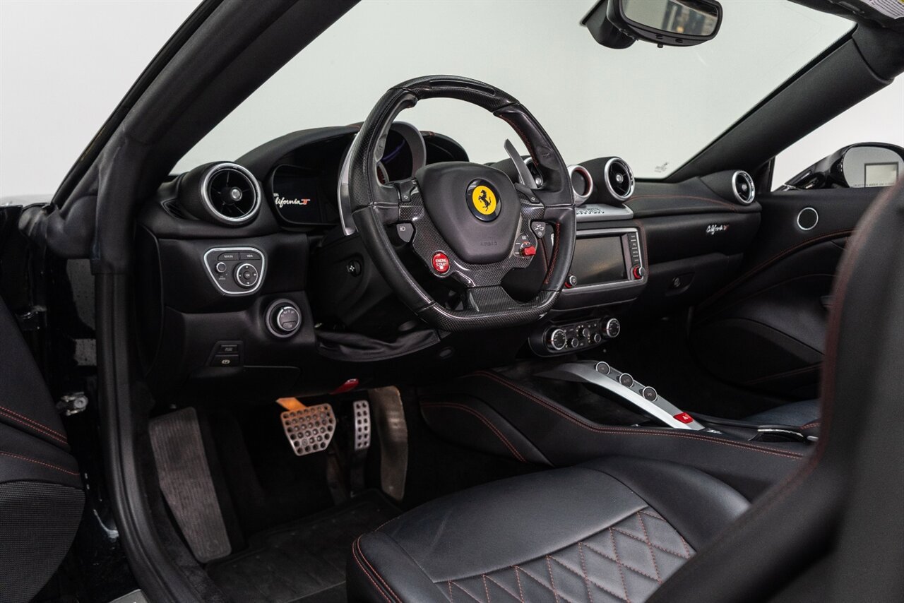 Used 2017 Ferrari California T RWD image 88