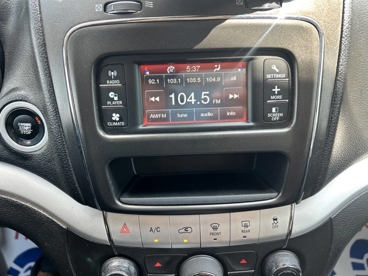 Used 2019 Dodge Journey SE image 22