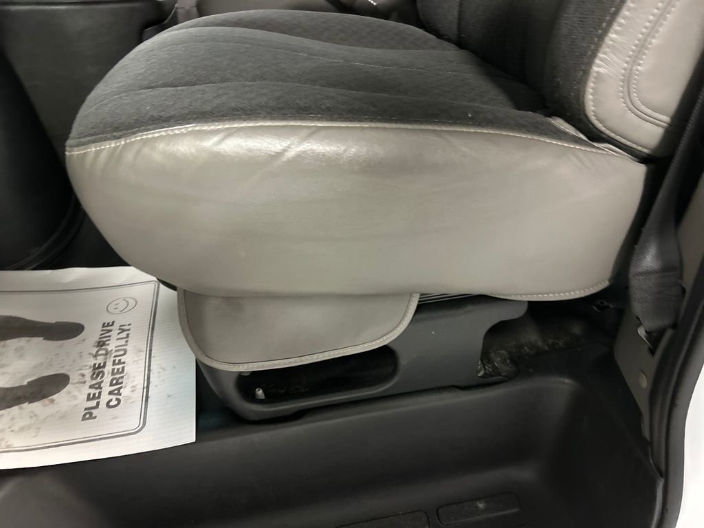 Used 2024 GMC Savana 2500 w/ Driver Convenience Package image 12