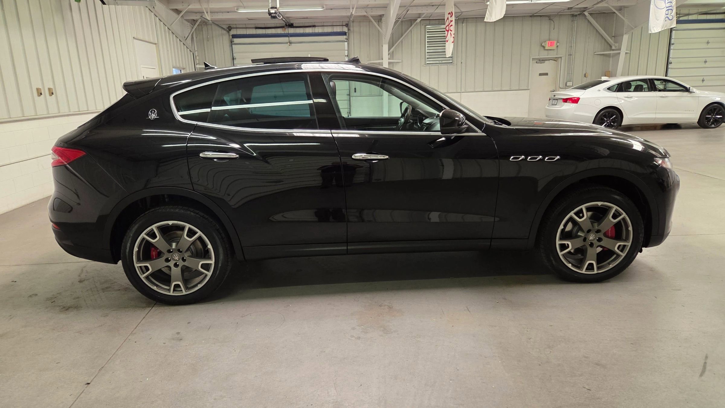 Used 2017 Maserati Levante AWD/4WD image 9
