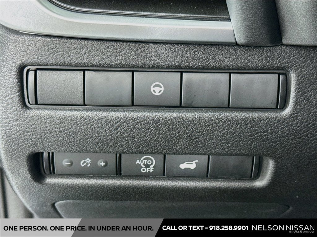 Certified 2026 Nissan Rogue SV FWD image 10