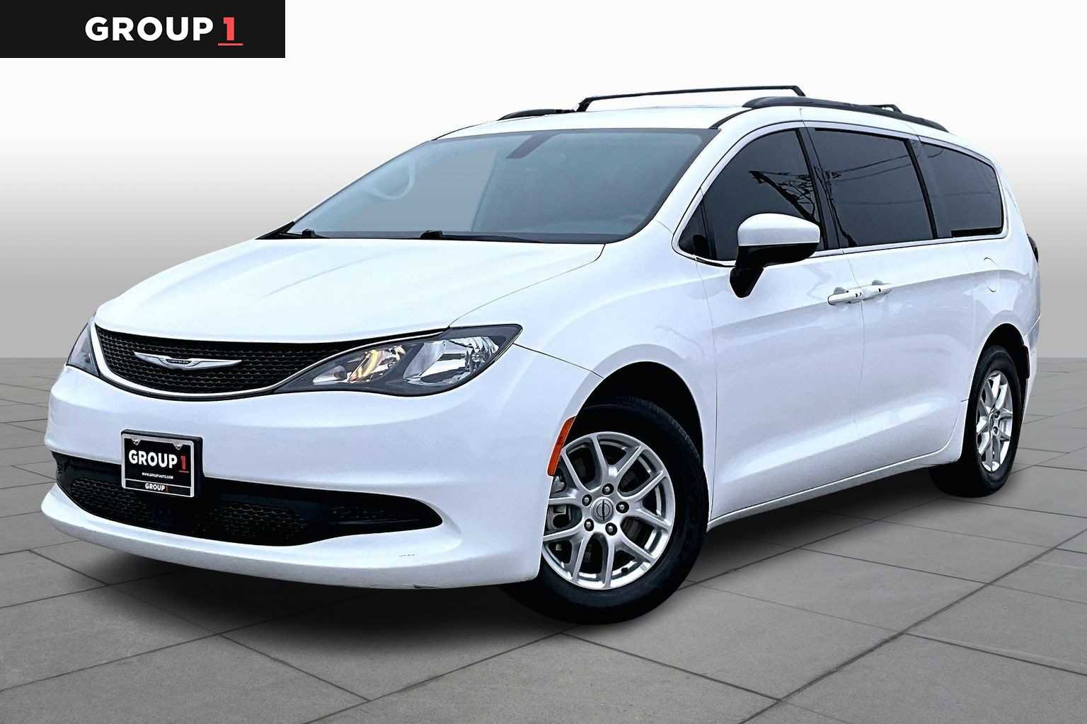 Used 2021 Chrysler Voyager Lxi image 1