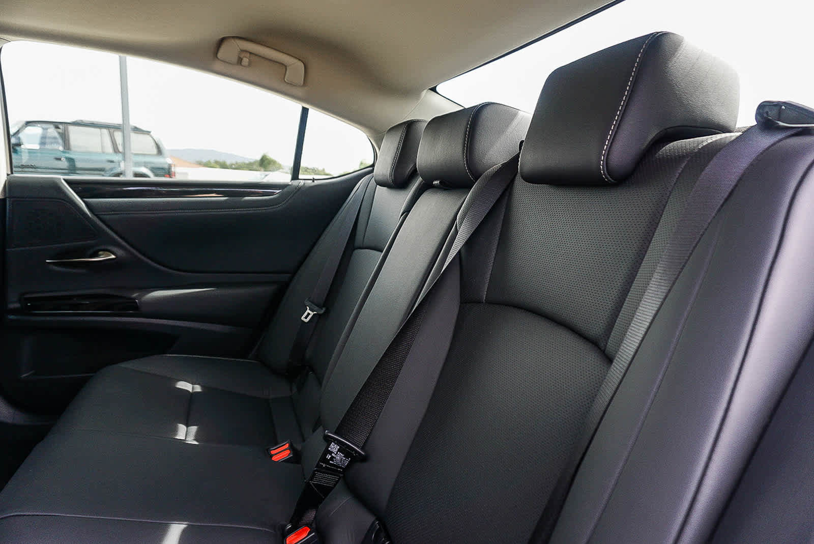 Used 2025 Lexus ES 350 w/ Accessory Package (Z2) FWD image 14