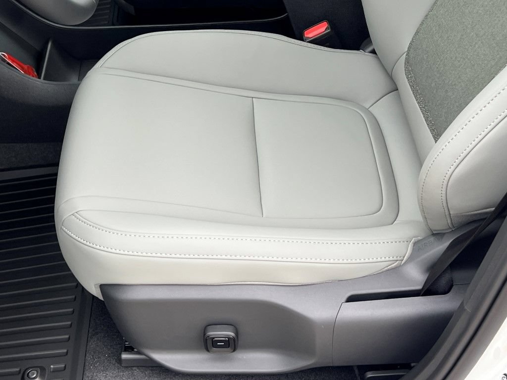 New 2026 Volvo EX30 Plus w/ Climate Package RWD image 17