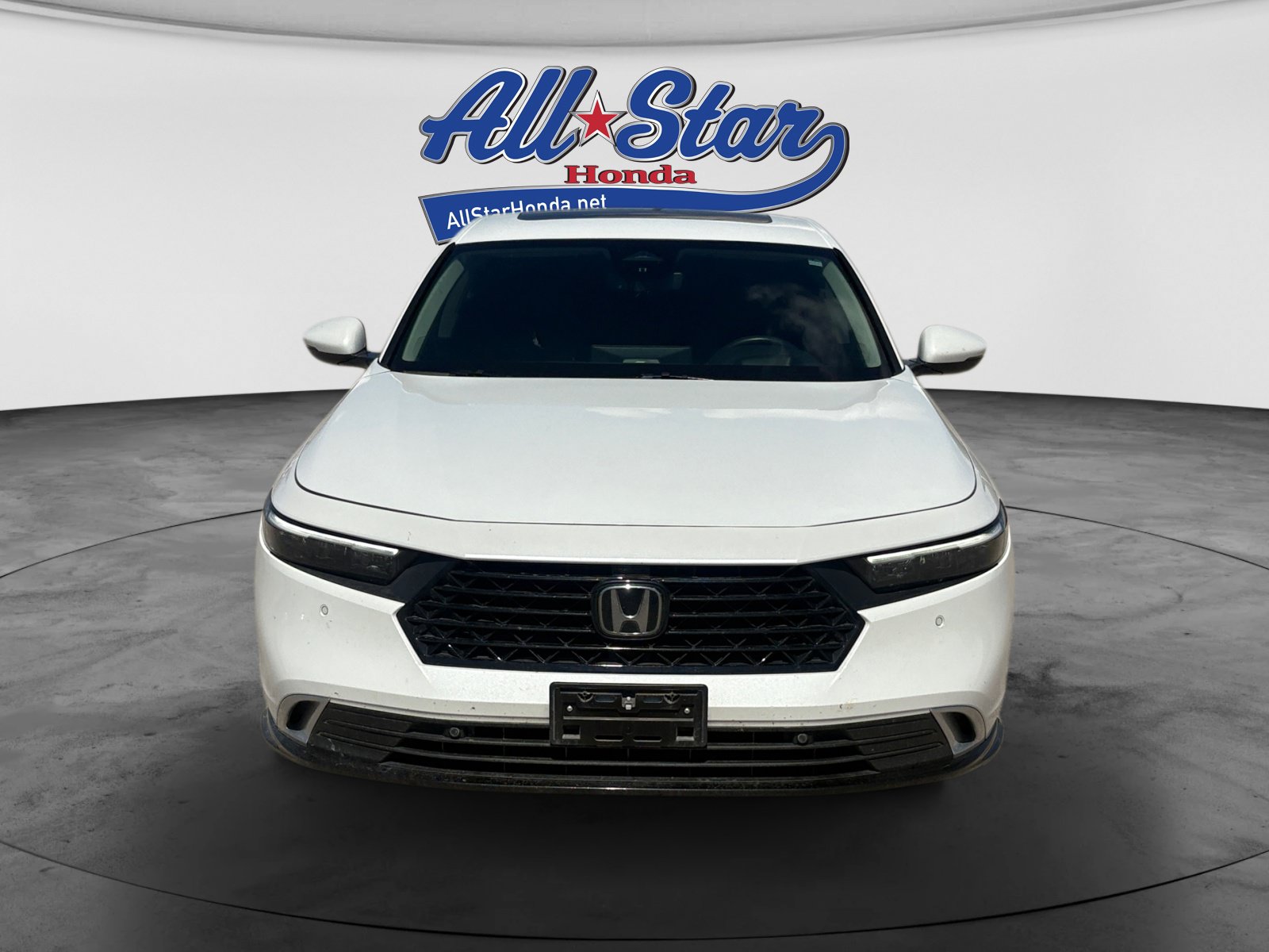 Used 2025 Honda Accord Touring image 2