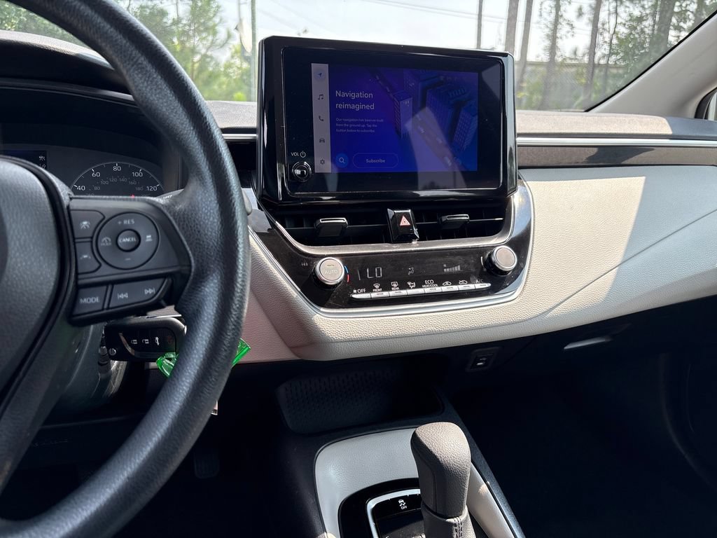 Used 2023 Toyota Corolla LE FWD image 12