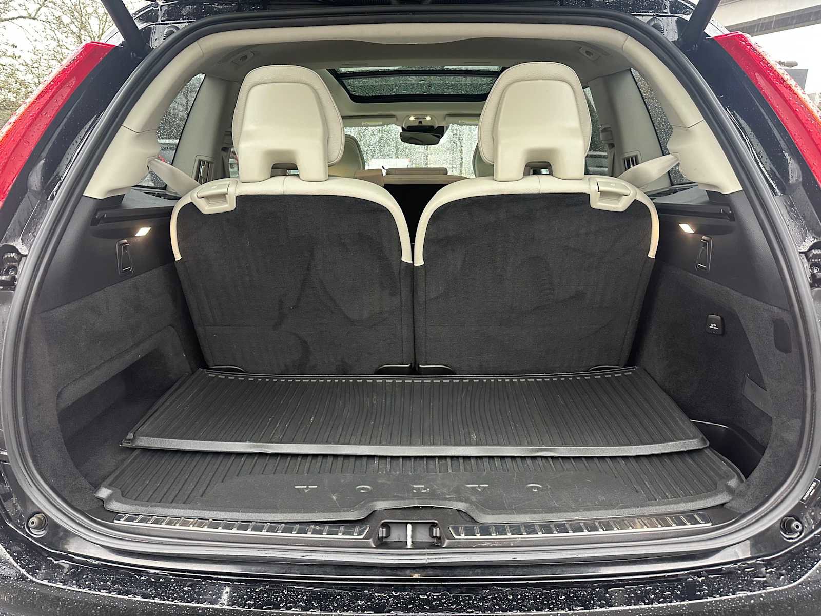 Certified 2022 Volvo XC90 T6 Momentum w/ Advanced Package image 14