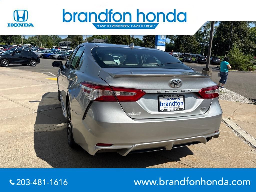 Used 2020 Toyota Camry SE FWD image 4