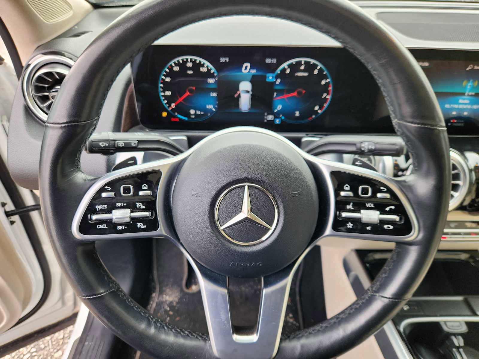 Used 2022 Mercedes-Benz GLB 250 4MATIC image 9